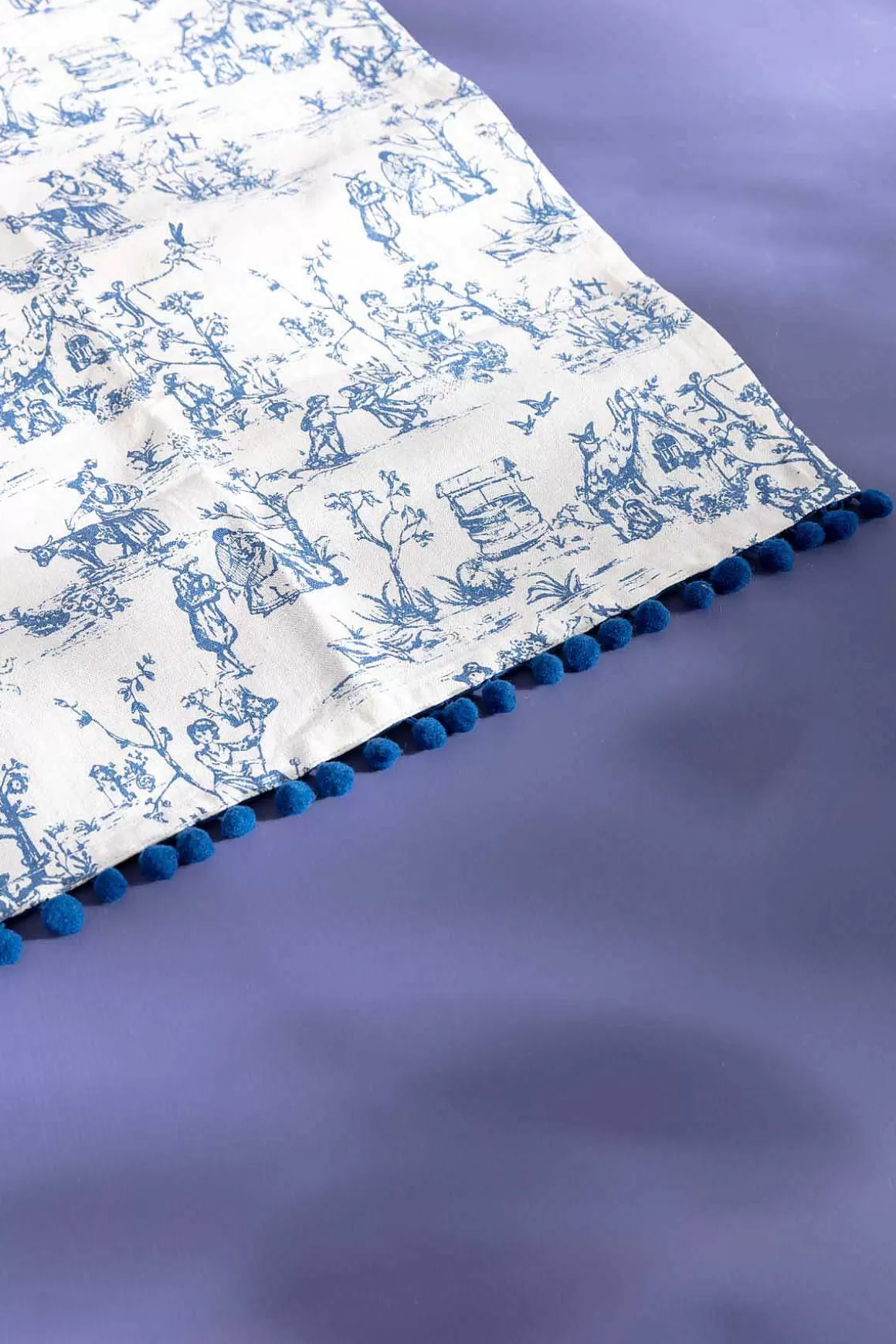 Carraig Donn HOME Celine Table Runner Hot