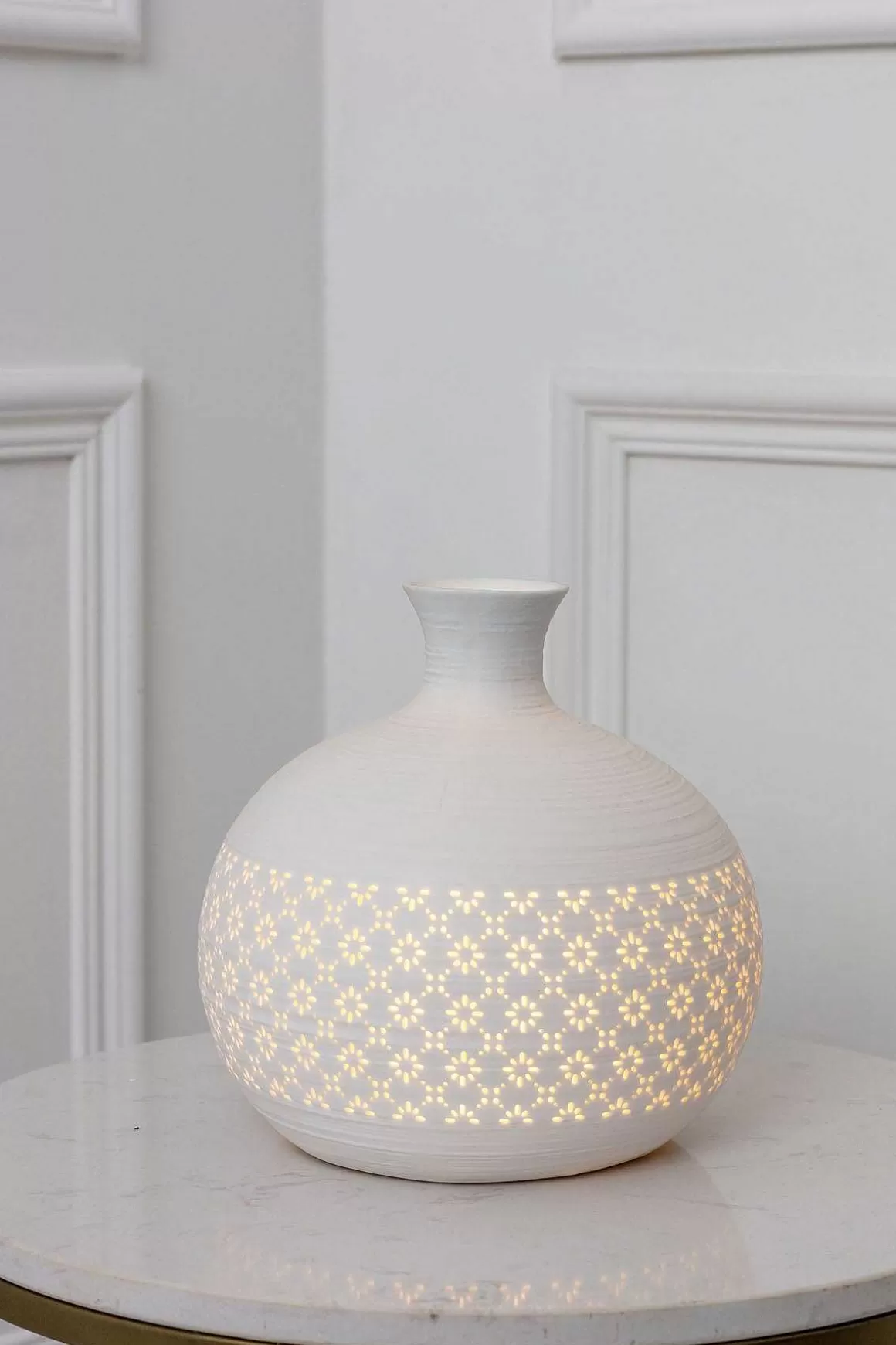 Carraig Donn HOME Ceramic Led Vase Table Lamp Flash Sale
