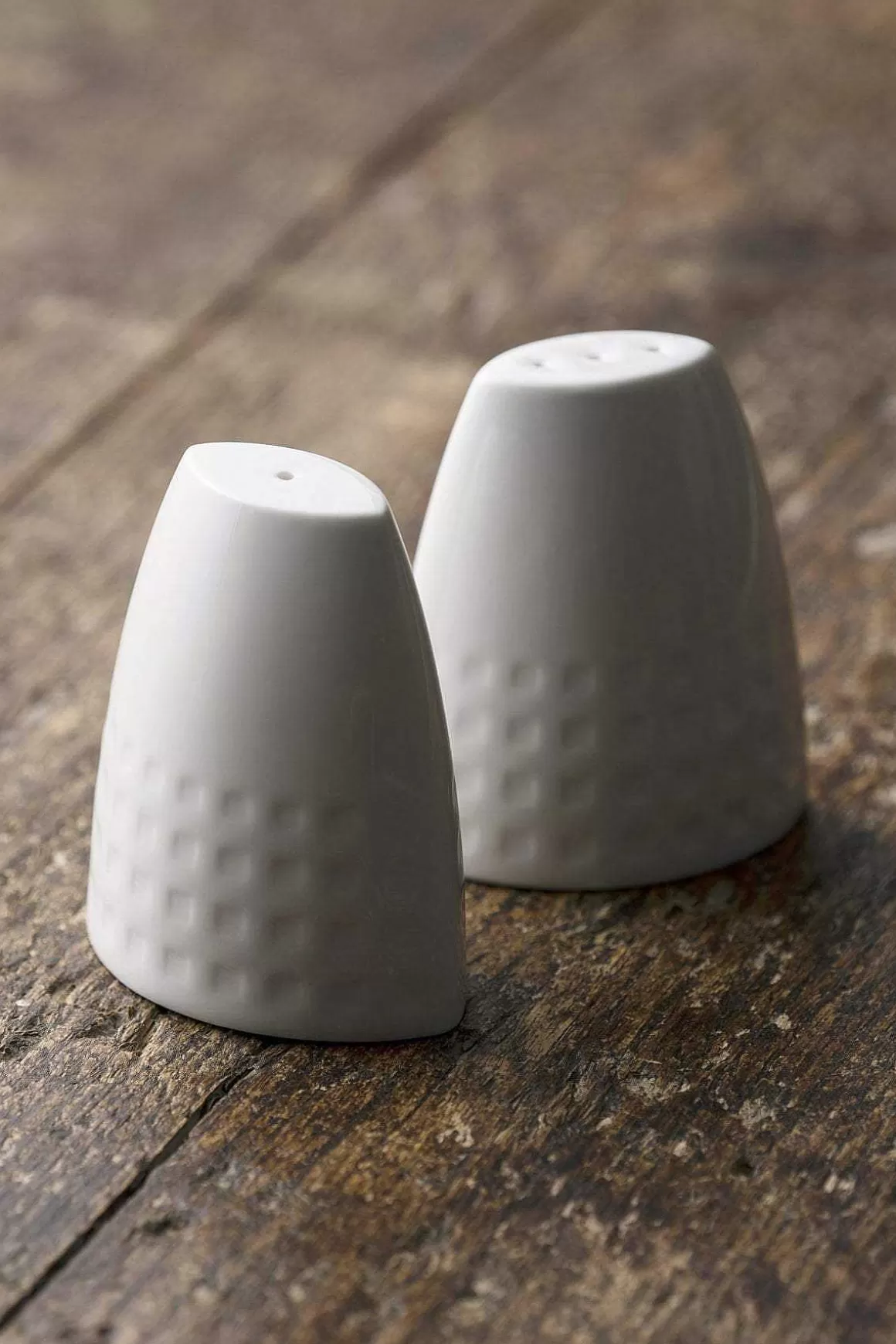 Belleek Ceramic Salt & Pepper Set Store