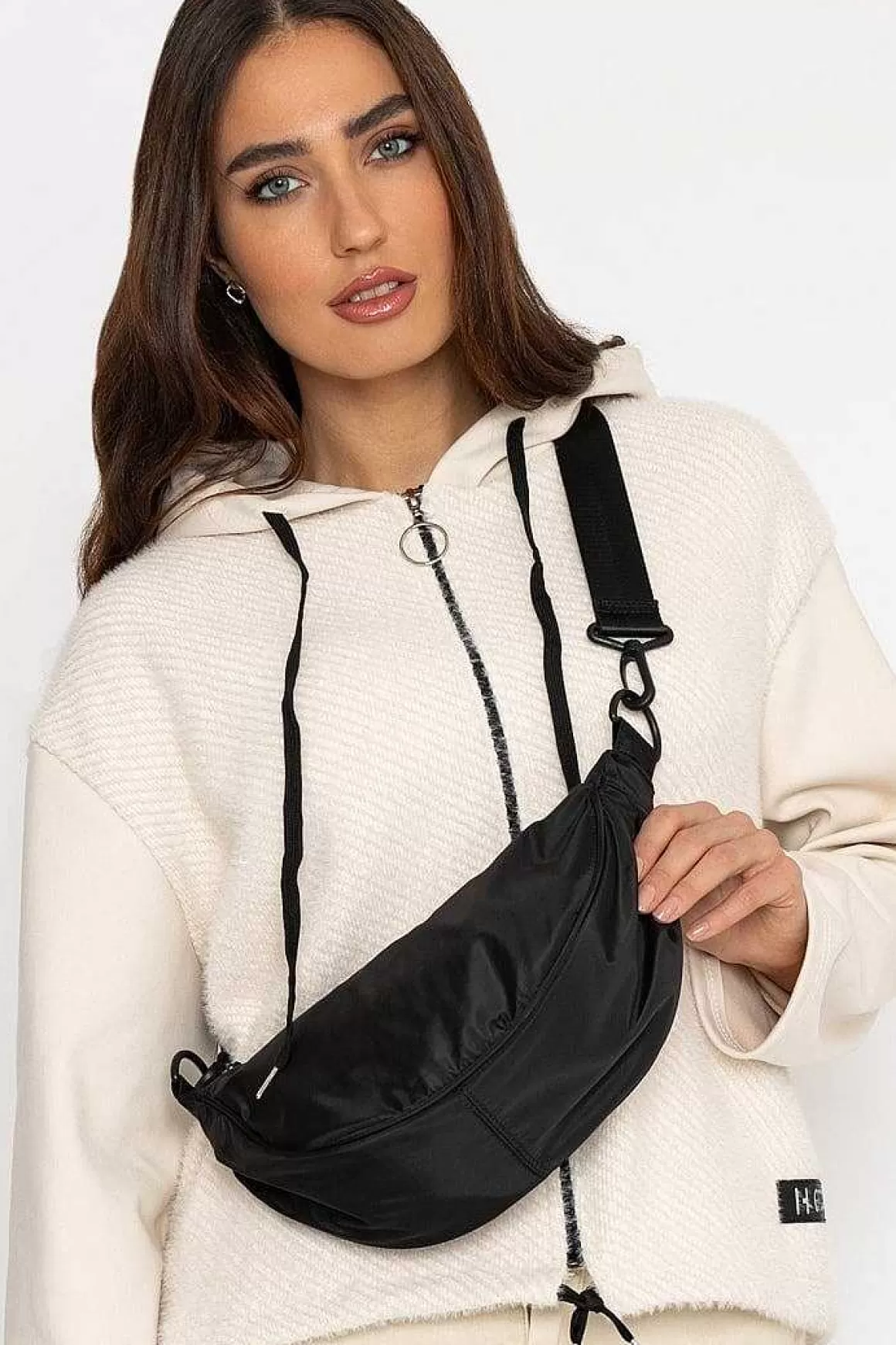 SOUL Accessories Crescent Shape Crossbody In Black Best