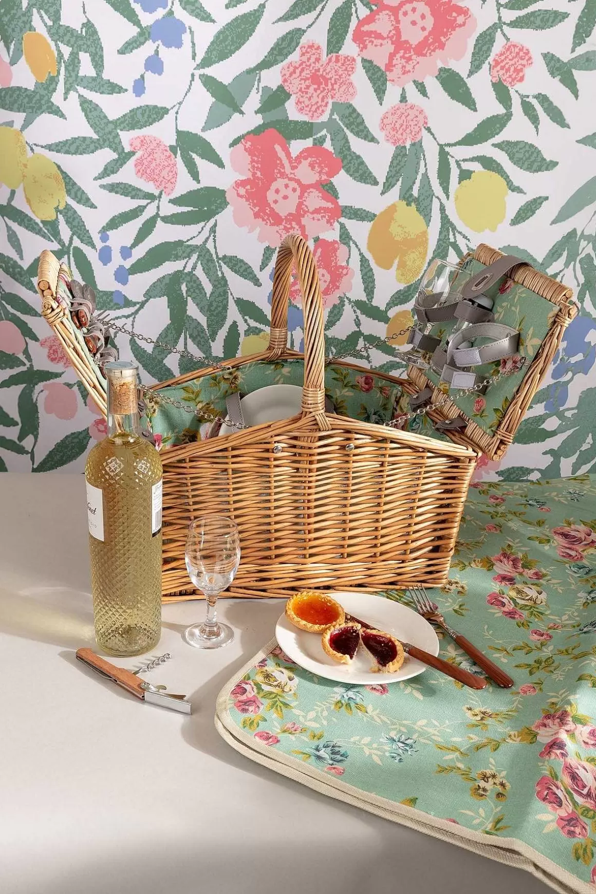 Carraig Donn HOME Green Floral 2 Person Picnic Basket Best